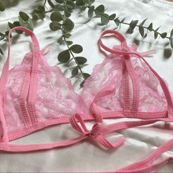 Pink Lace Thong and Triangle Bra Set Crotchless - Picture 4 of 5